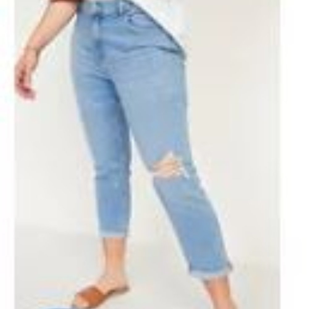 Mid Rise Boyfriend Ripped Straight Jeans